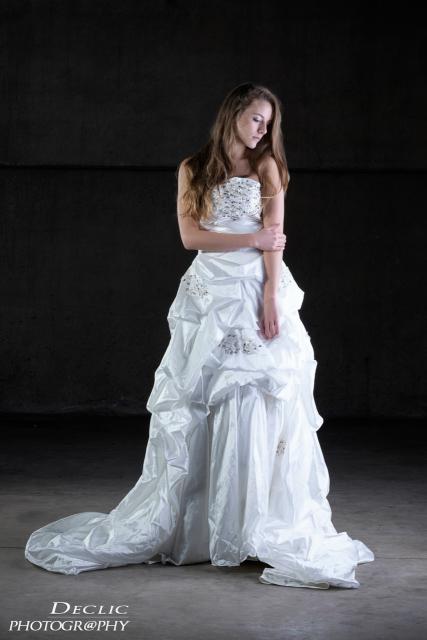 robes de mariée dans un studio photo